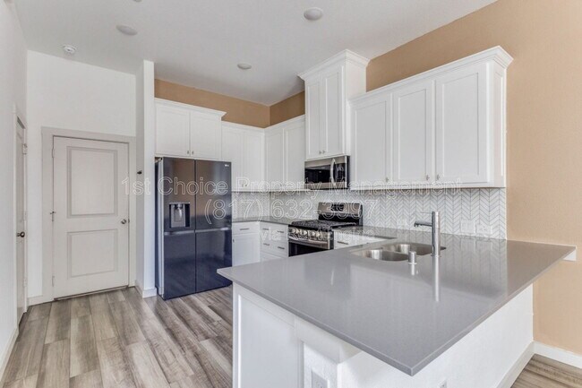 Foto del edificio - 6481 Iron Horse Blvd