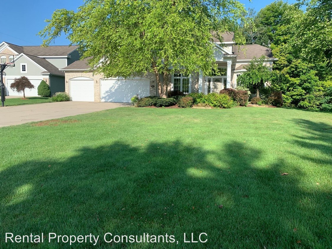 Primary Photo - 5 br, 3.5 bath House - 5561 Clemwood Court