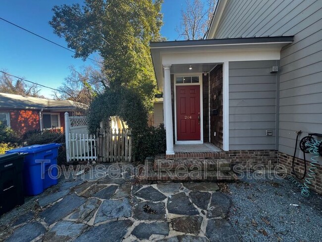 Foto del edificio - 204 Woodside Ave