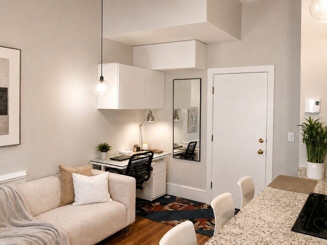 Building Photo - 389 Beacon St