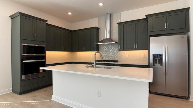 Foto del edificio - 14415 Crest Palm Ave