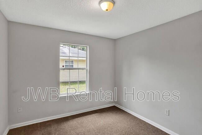 Foto del edificio - 1518 W 27th St