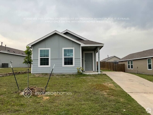 Building Photo - 3215 Crestone Dr