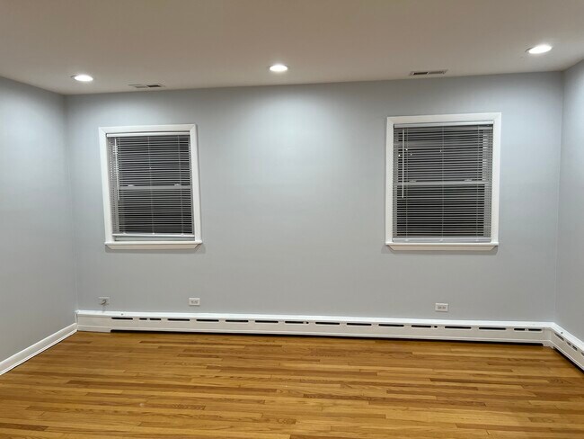 Foto del edificio - 5258 N LeClaire Ave