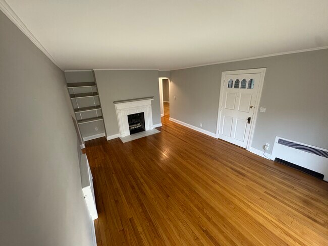Building Photo - 2984 Linwood Ave