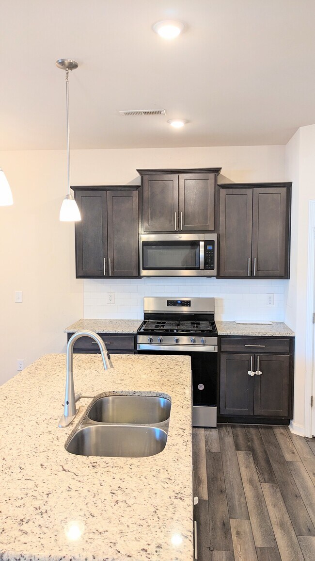 Foto del edificio - 124 Bison Park Dr