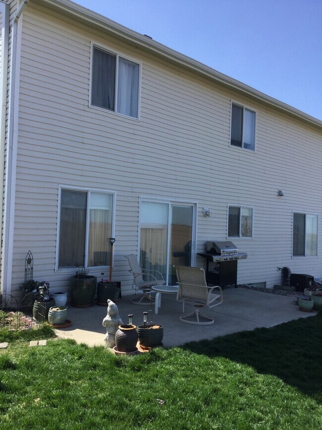 Building Photo - 4 Bd/3 Ba Beautiful Home on Military Hill!