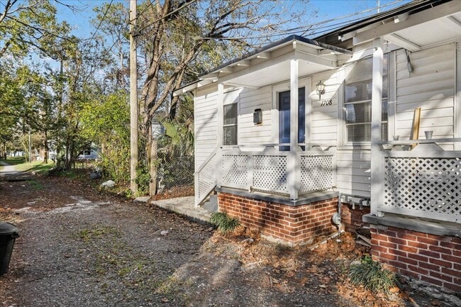 Building Photo - 1708 Lennox Ct