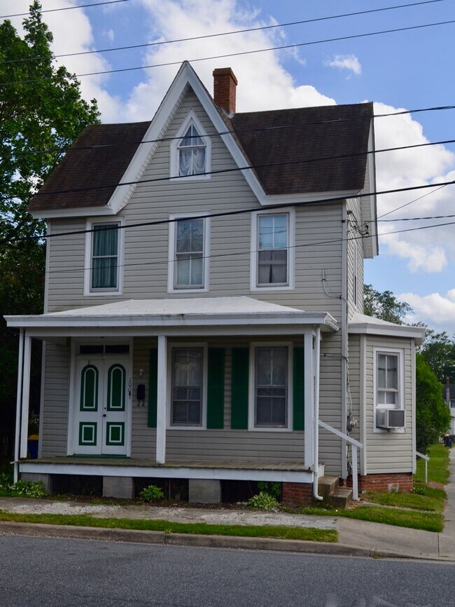 Foto del edificio - 100 NE 4th St