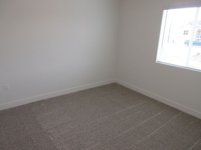 Building Photo - **Move-In Discount** 3 bed,  2 Bath, Twin Home - Newer Construction