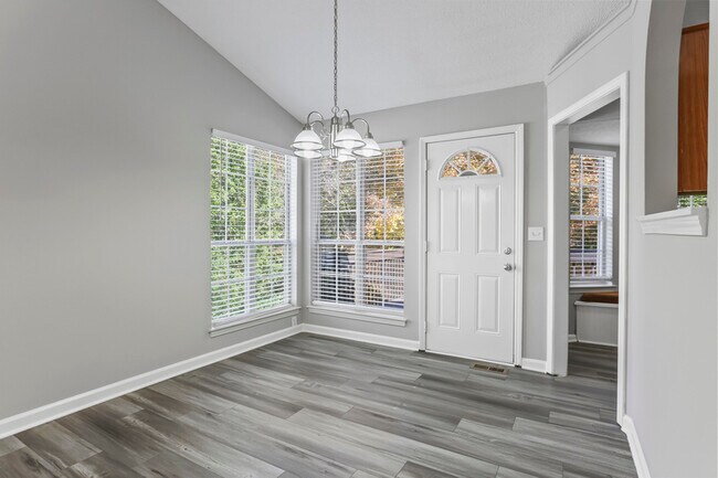 Building Photo - 7380 Hunters Ridge Dr