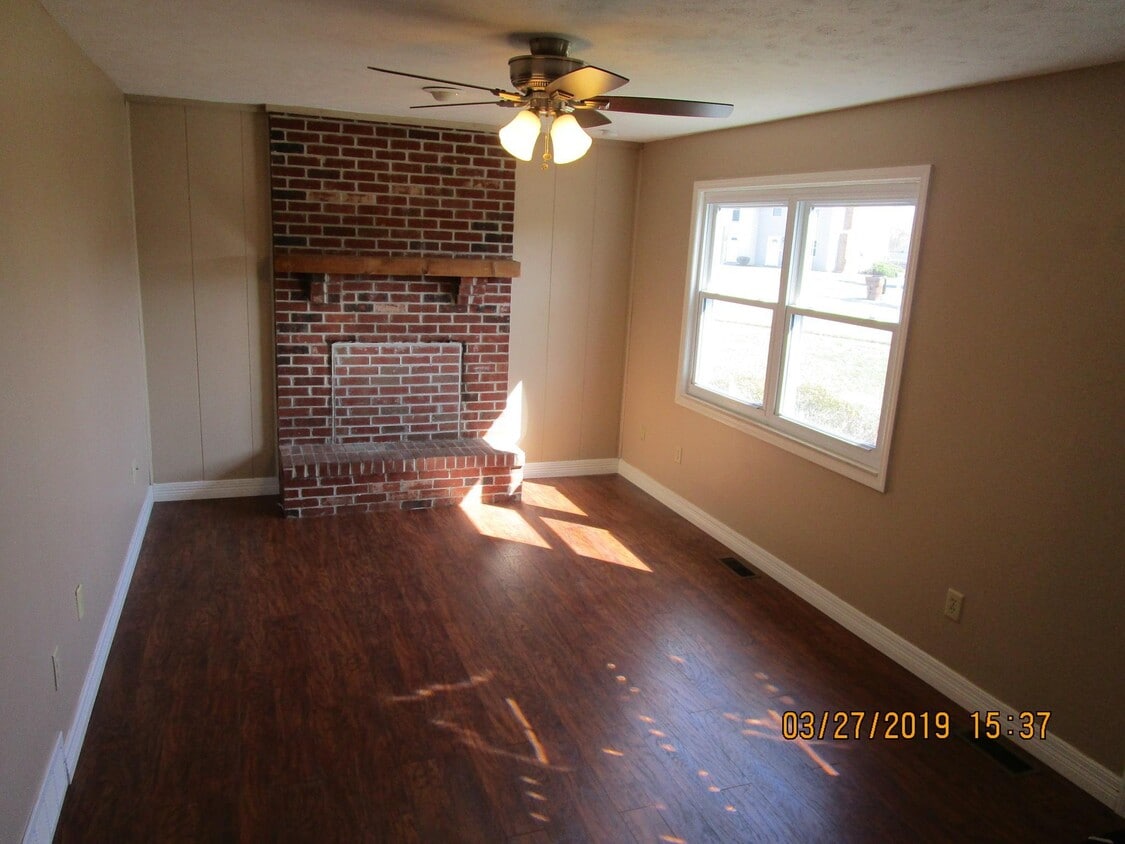 Living Room - 111 Jacqueline Dr