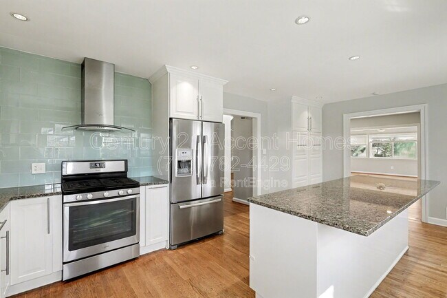 Foto del edificio - 3107 Valley Ln