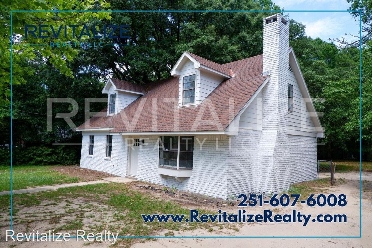 Primary Photo - 4 br, 2 bath House - 2020 Lebaron Dr W