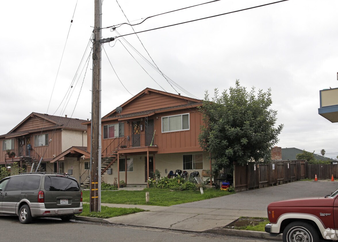 Building Photo - 1509 Mount Herman Dr