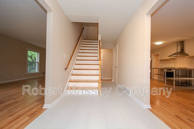 Building Photo - 1813 Crossgate Ln