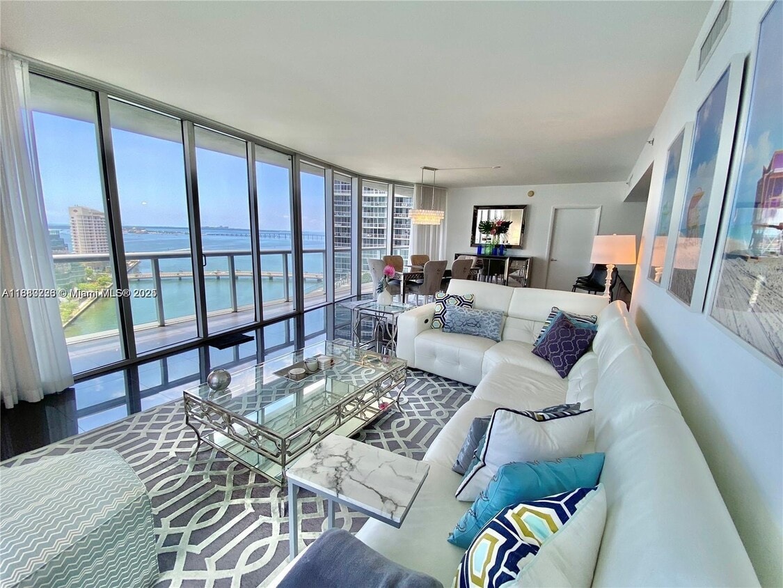 Foto principal - 465 Brickell Ave
