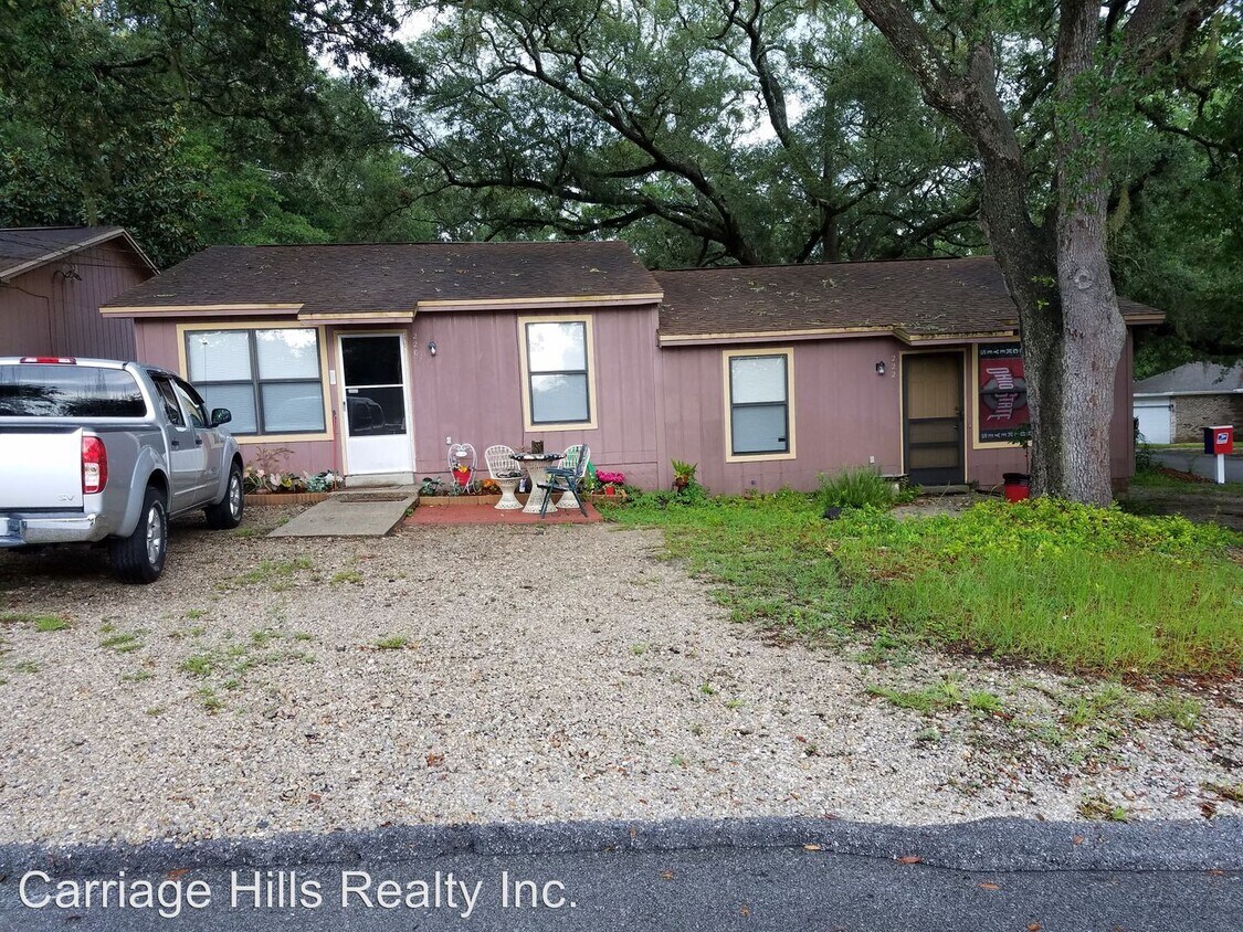 2 Br 1 Bath House 220 Reynolds Ave House For Rent In Niceville FL 