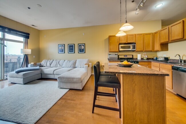 Building Photo - 2915 N Clybourn Ave