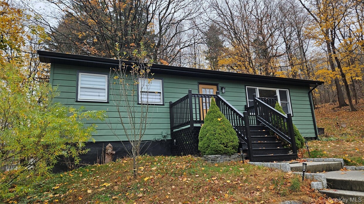 Primary Photo - 40 Woodbury Rd