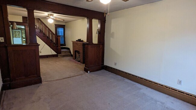 Foto del edificio - 407 W PINE ST