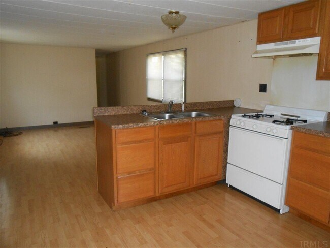 Building Photo - 159 W Church Ln