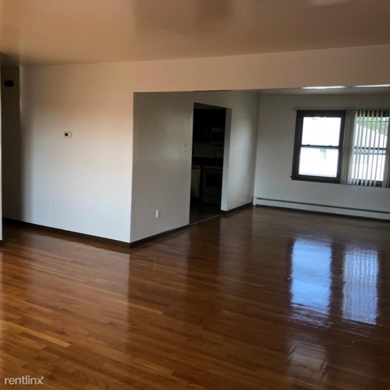 442 Ash St, Lyndhurst, NJ 07071 Room for Rent in Lyndhurst, NJ