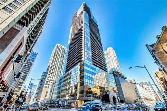 10 E Ontario - 10 E Ontario St (Chicago, IL) Apartment