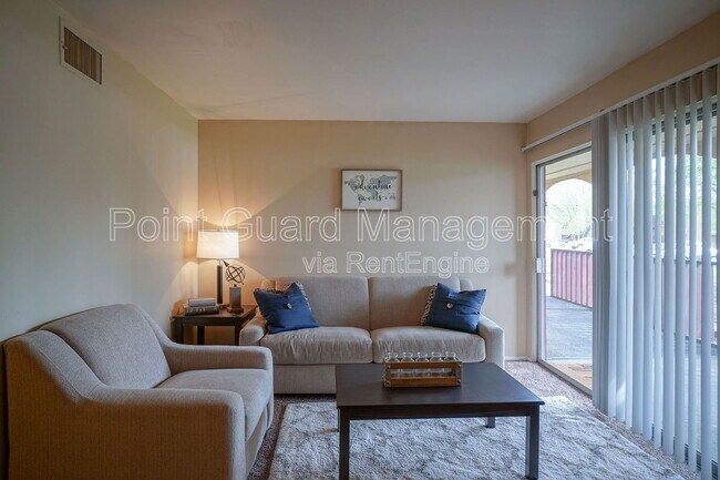 Foto del edificio - 1528 Oxford Pl