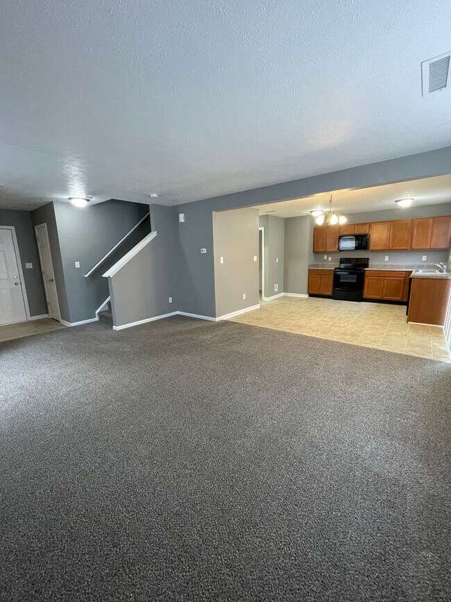 Building Photo - Franklin Twp - 4 BR home