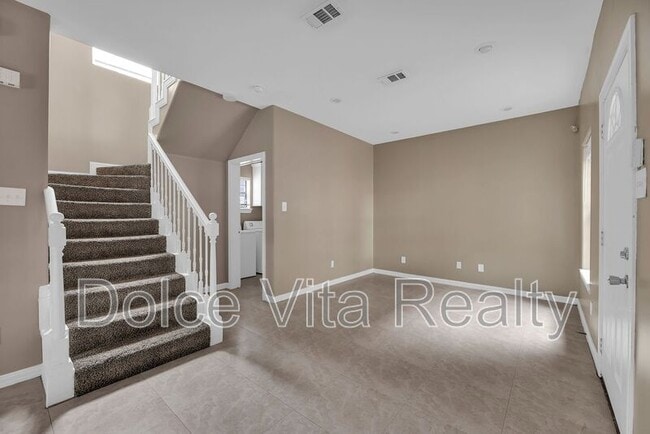 Building Photo - 2102 Kimberly Ln