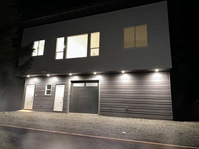 Building Photo - 1153 Old Marine Dr