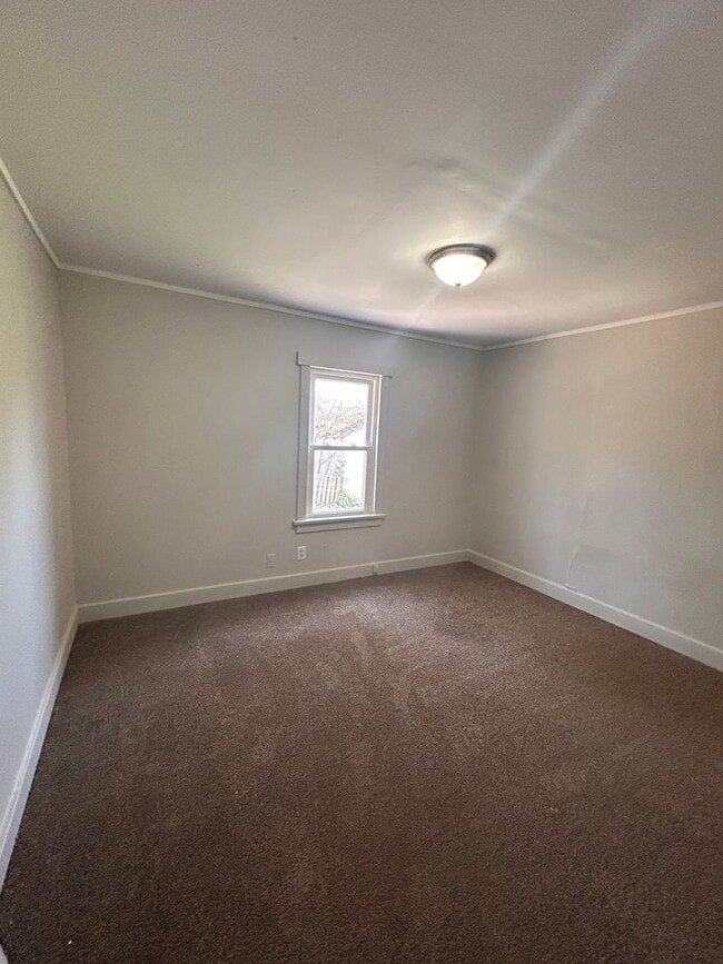 Building Photo - 4205 Robinwood Dr