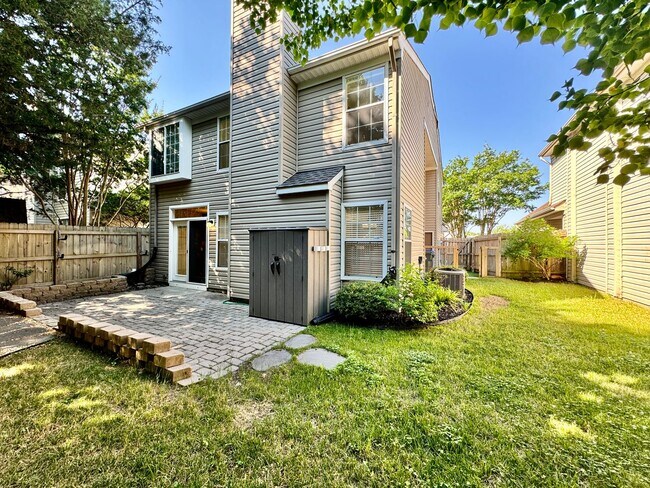 Foto del edificio - Available NOW in Cedar Crossing! A Pet-Fri...