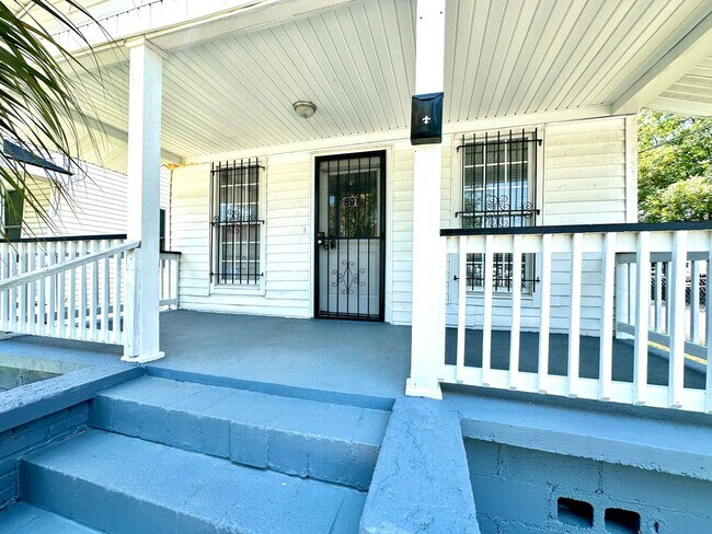 Foto del edificio - 2 Bedroom, 1.5 Bath House in East Central Neighborhood on the Charleston Peninsula!