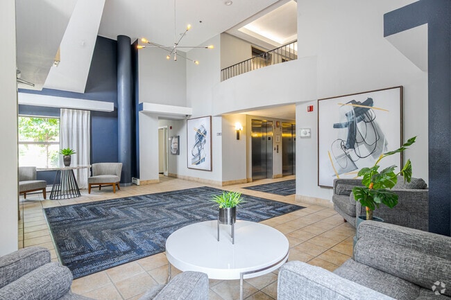 Lobby Photo - Arrive Inglewood Trails