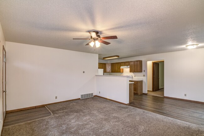 Foto del edificio - 2101 Mittelstadt Ln