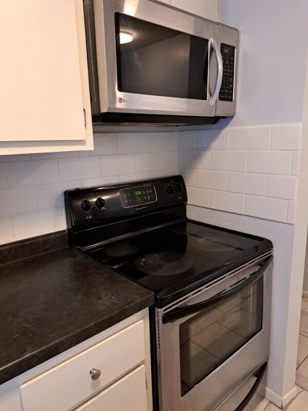 Foto del edificio - 300 Hopp Ave