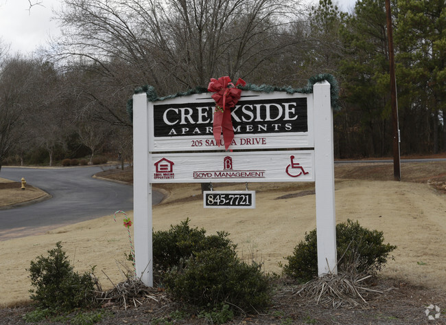 Foto del edificio - Creekside Apartments