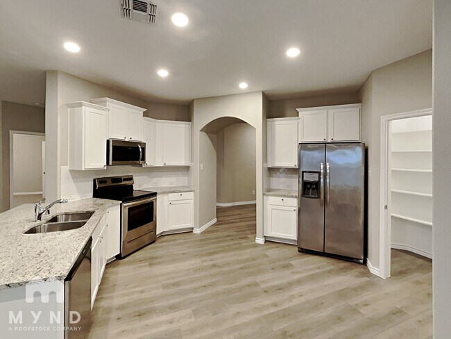 Building Photo - 329 Mulberry St