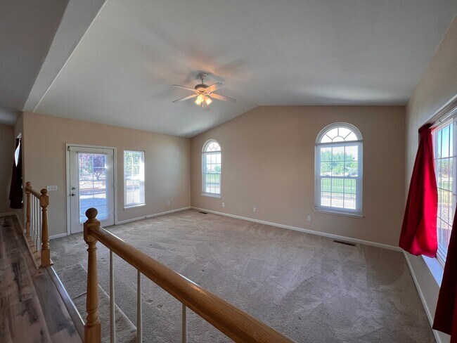 Foto del edificio - Charming 3 Bedroom 2 Bathroom Desert Lakes Home, Fernley