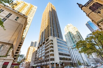 Building Photo - 30 E Huron St