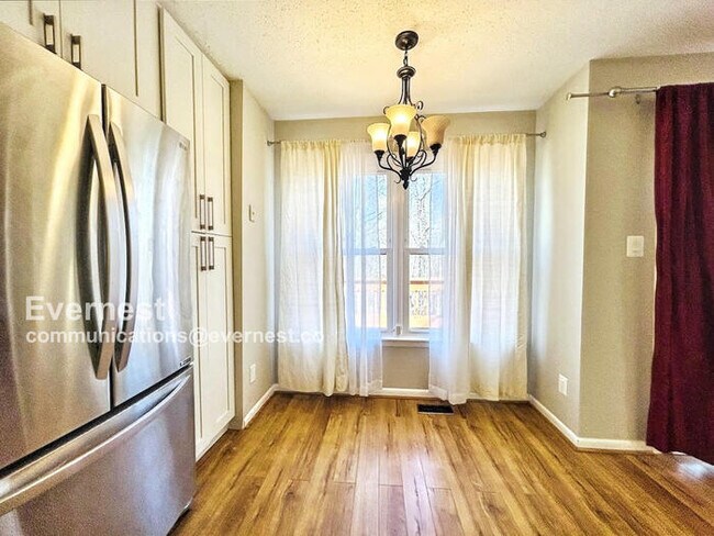 Foto del edificio - 1654 Oak Spring Way