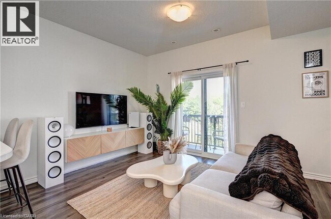 Building Photo - 164 Heiman St