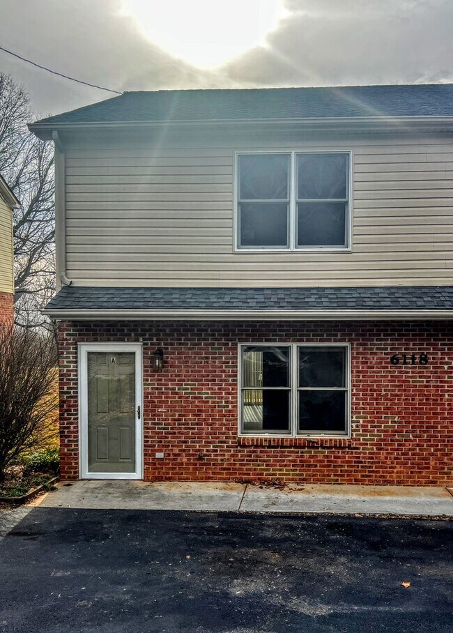 Building Photo - 6118 Igloe Drive