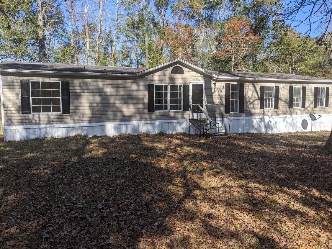 Primary Photo - newly remodeled Home out in the country