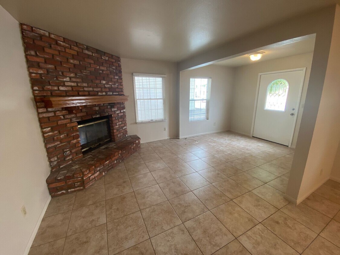 Foto principal - 203 E Bay Ave
