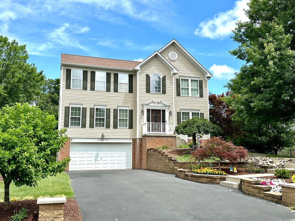 Primary Photo - Beautifully Appointed Modern Home and clos...