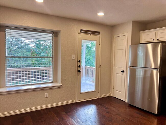 Foto del edificio - 3504 Rock Shelf Ln