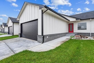 Building Photo - 5121-5123 S Chase Ave